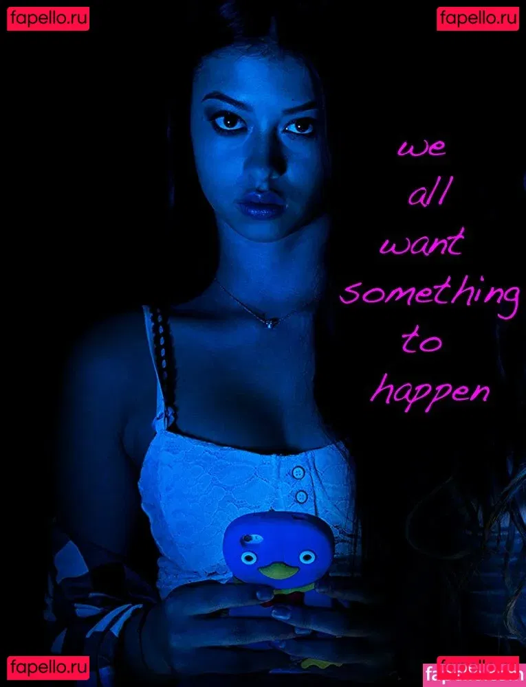 Amber Midthunder Onlyfans Photo Gallery 