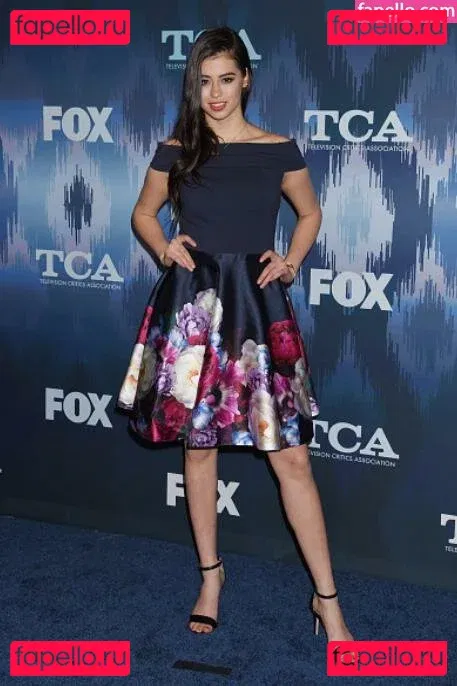 Amber Midthunder Onlyfans Photo Gallery 