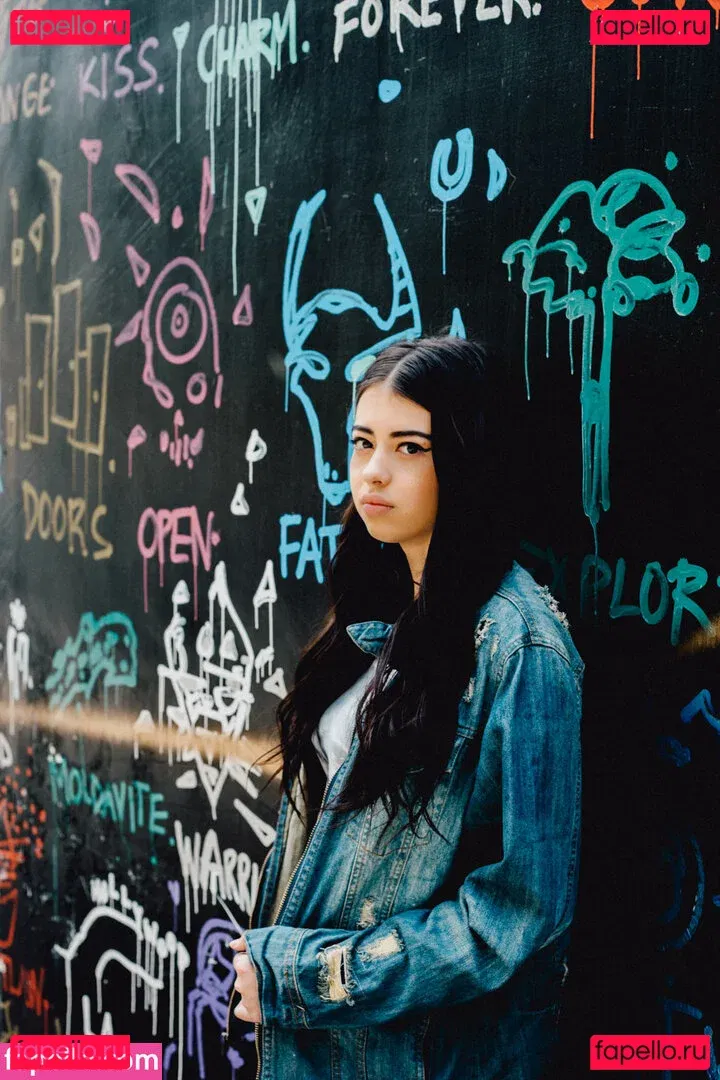 Amber Midthunder Onlyfans Photo Gallery 