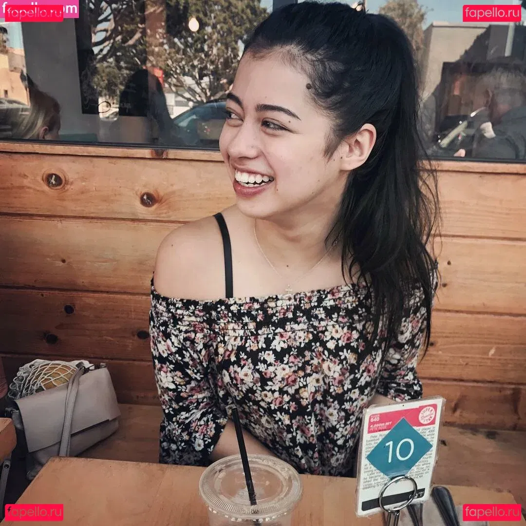 Amber Midthunder Onlyfans Photo Gallery 