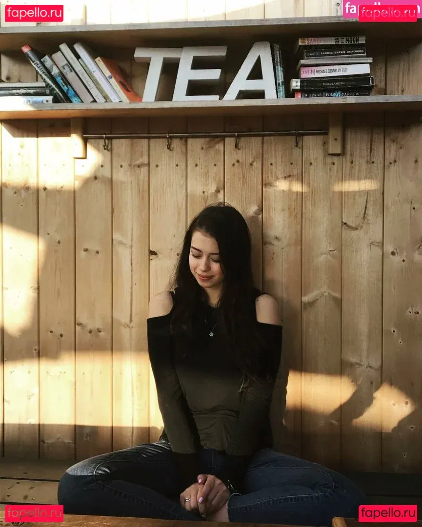 Amber Midthunder Onlyfans Photo Gallery 