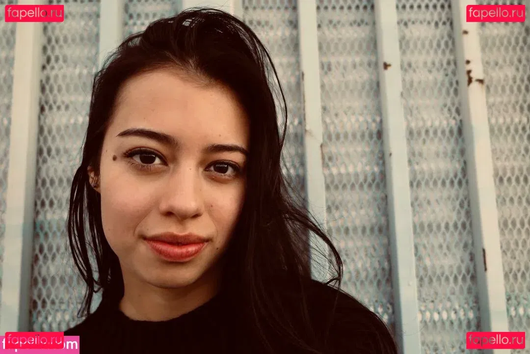 Amber Midthunder Onlyfans Photo Gallery 