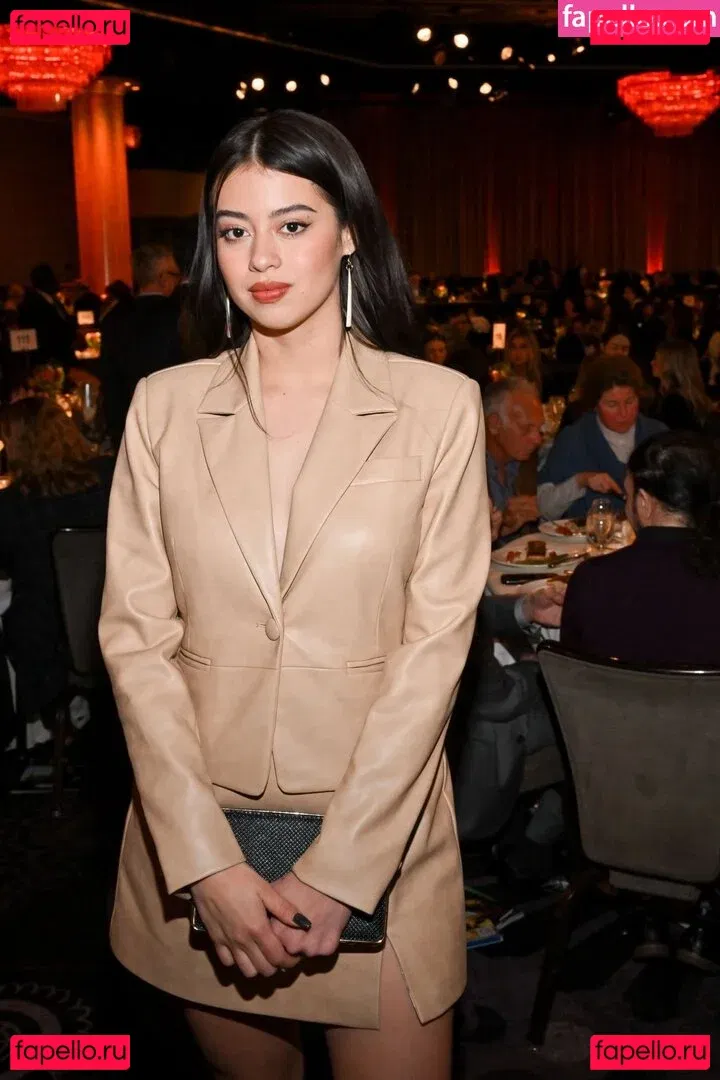 Amber Midthunder Onlyfans Photo Gallery 