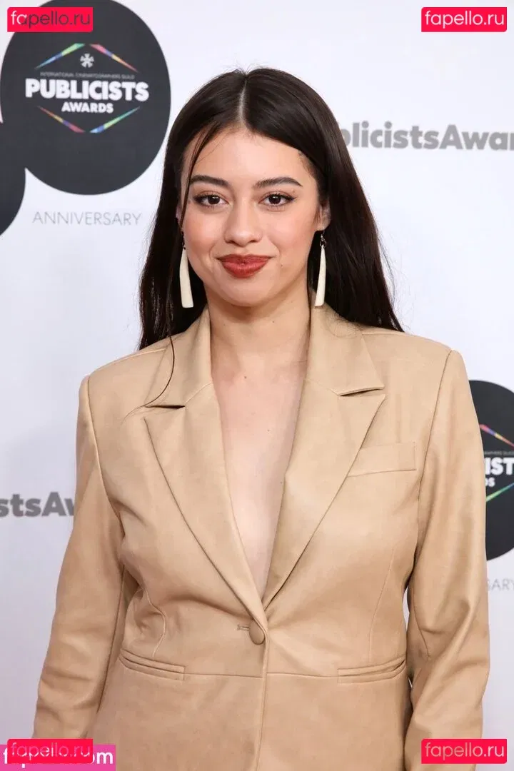 Amber Midthunder Onlyfans Photo Gallery 