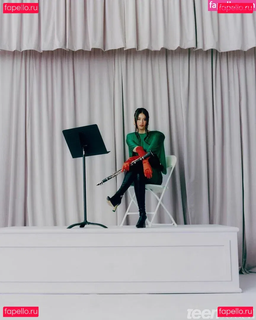 Amber Midthunder Onlyfans Photo Gallery 