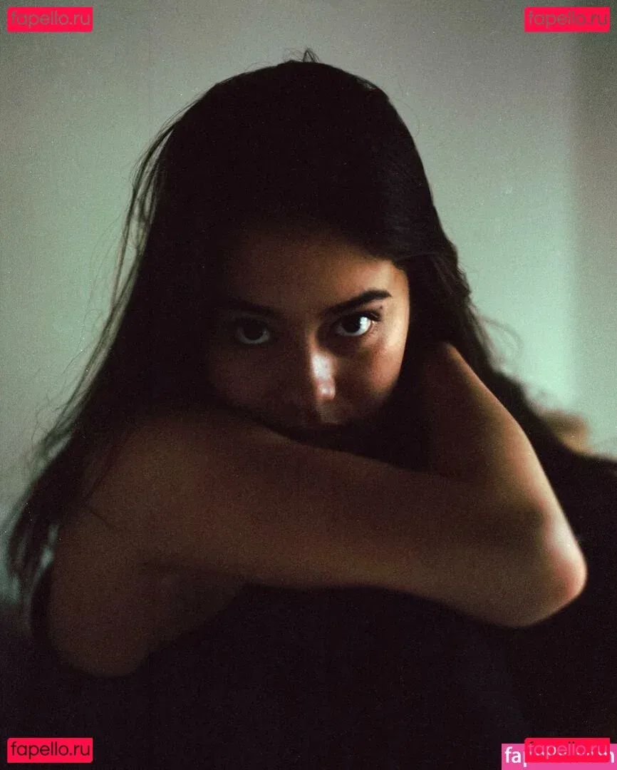 Amber Midthunder Onlyfans Photo Gallery 