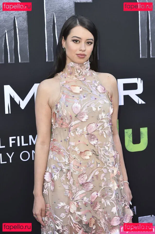 Amber Midthunder Onlyfans Photo Gallery 