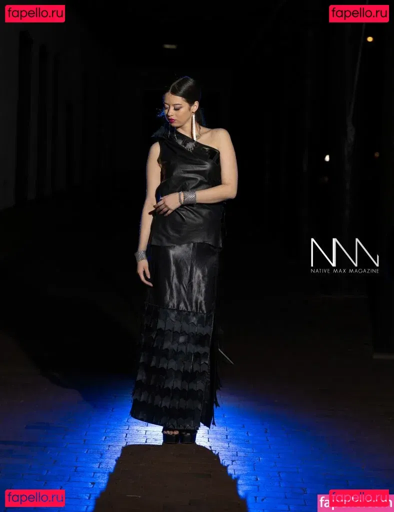 Amber Midthunder Onlyfans Photo Gallery 