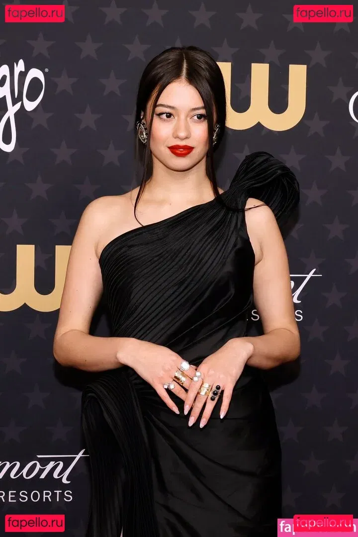 Amber Midthunder Onlyfans Photo Gallery 