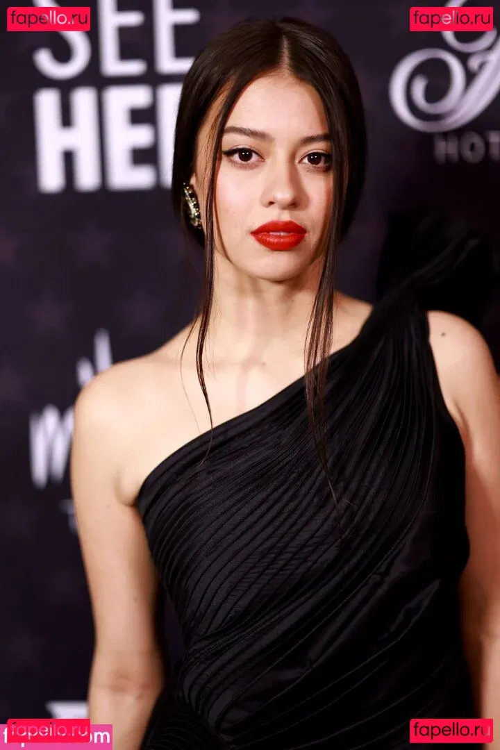 Amber Midthunder Onlyfans Photo Gallery 