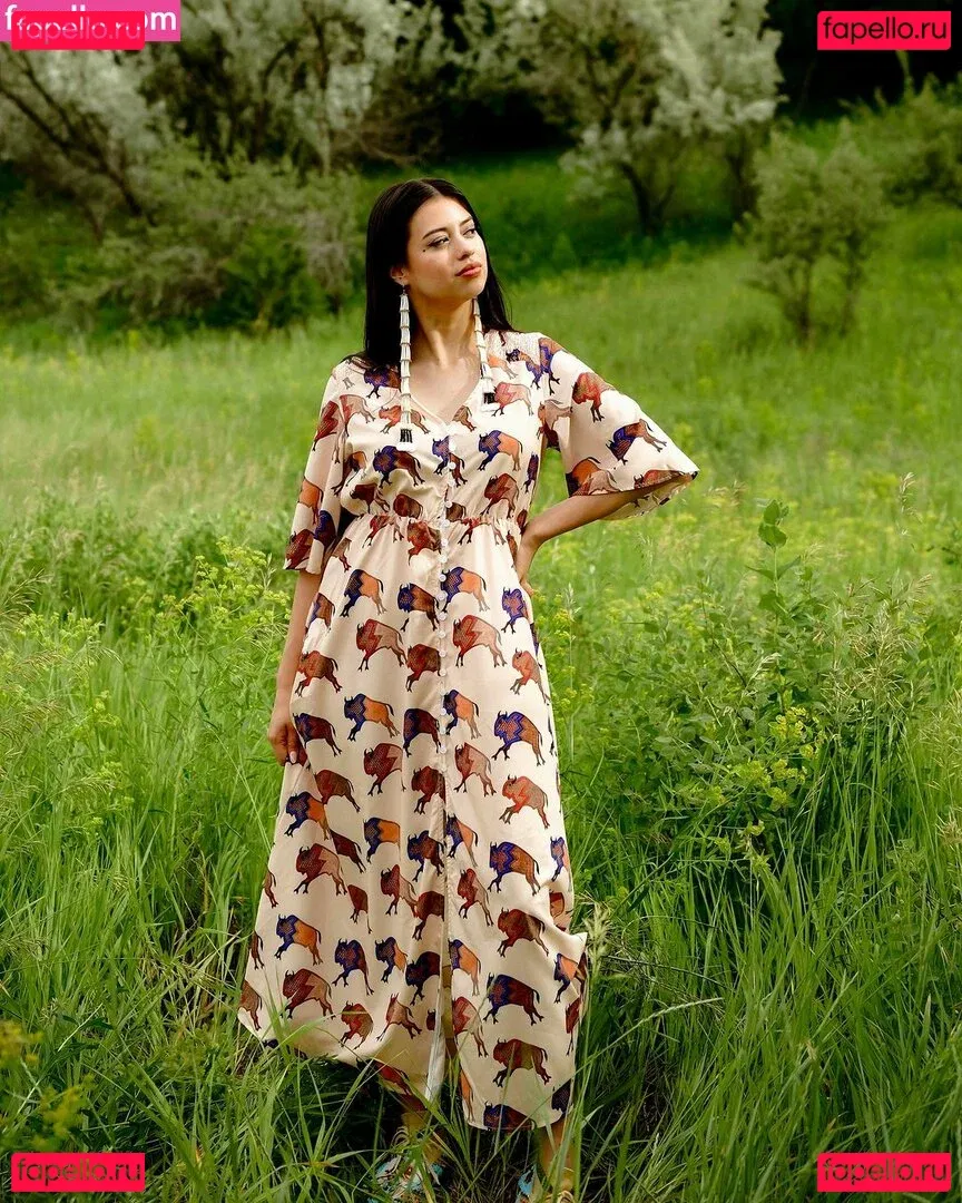 Amber Midthunder Onlyfans Photo Gallery 