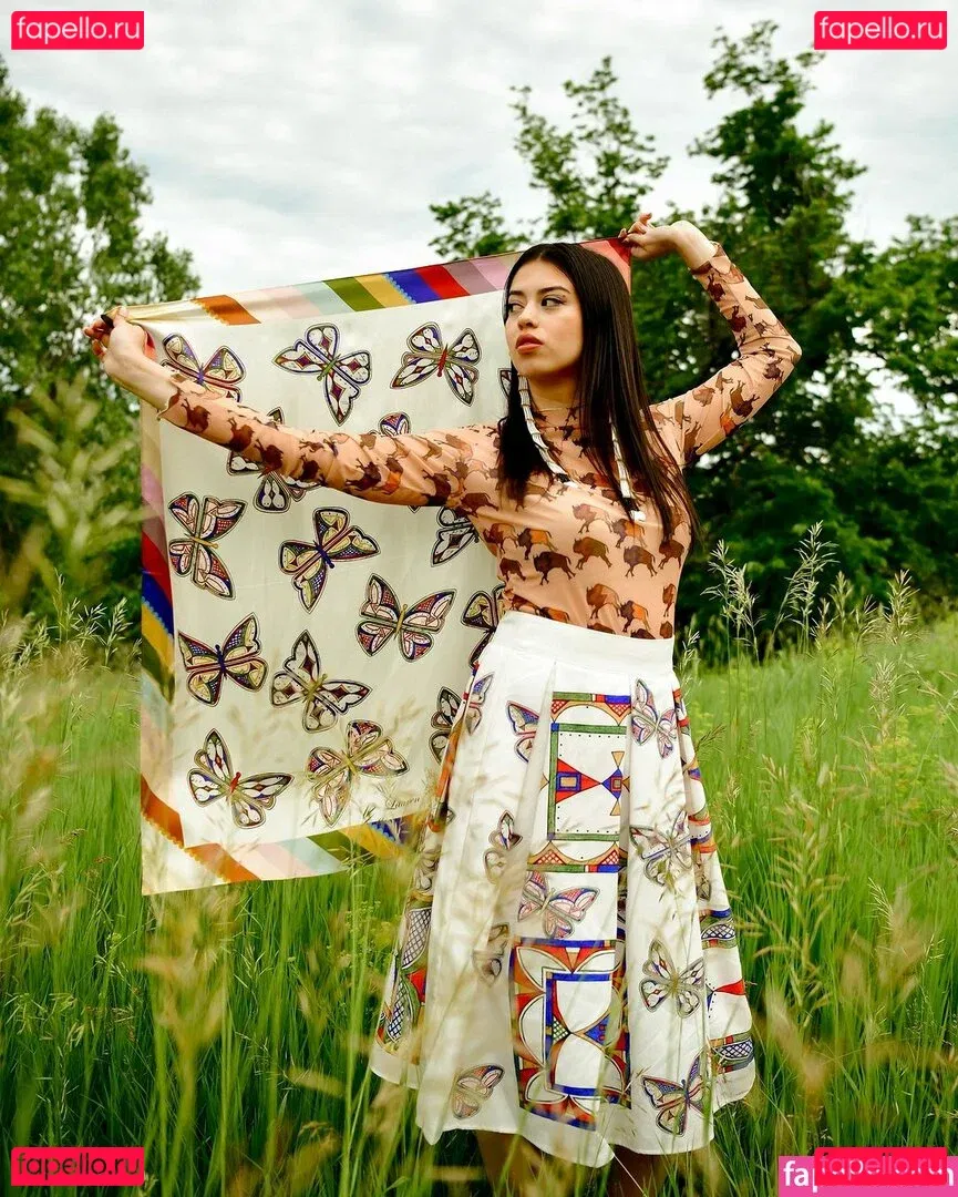 Amber Midthunder Onlyfans Photo Gallery 