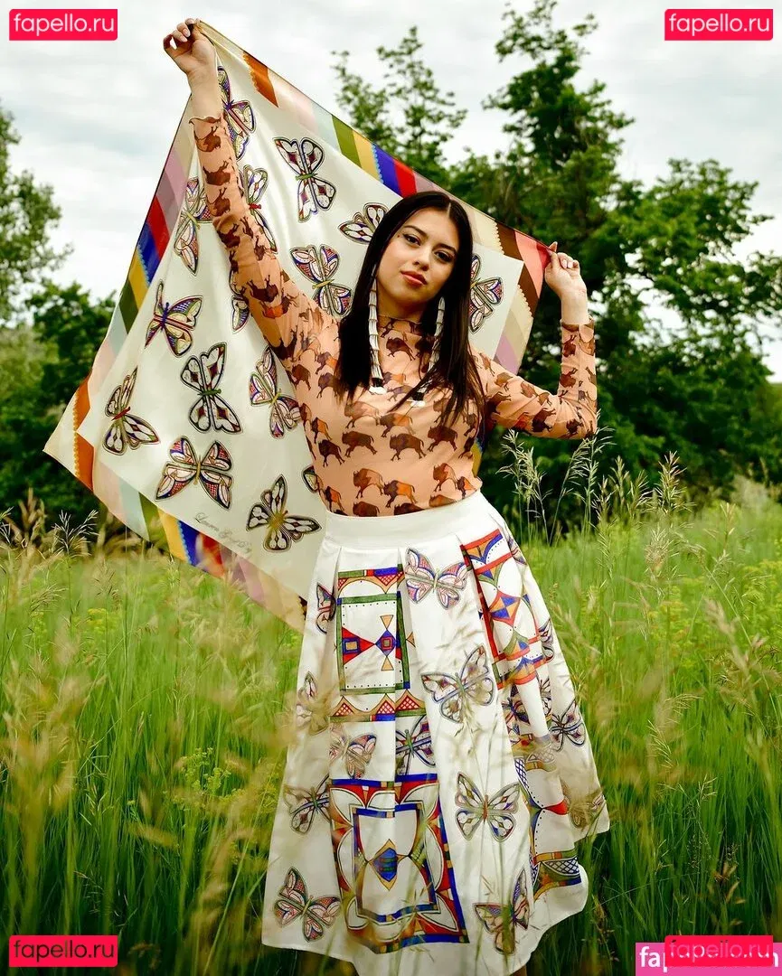 Amber Midthunder Onlyfans Photo Gallery 