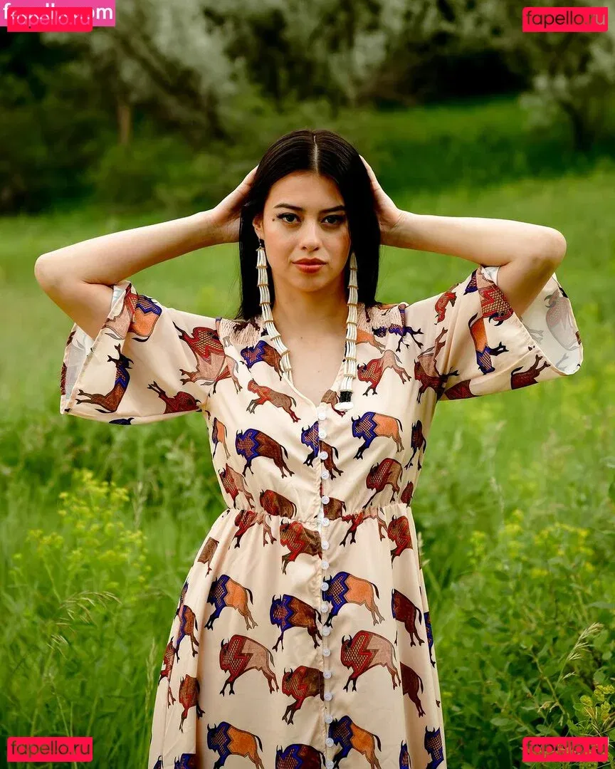 Amber Midthunder Onlyfans Photo Gallery 