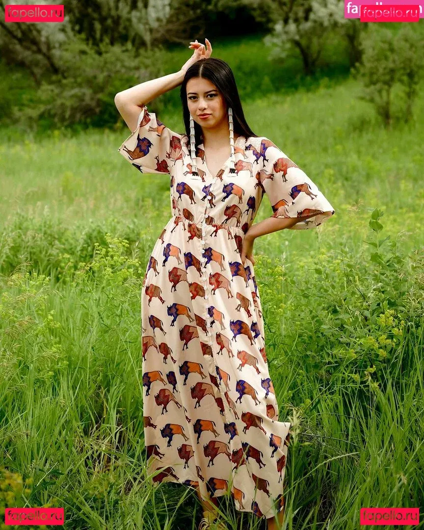 Amber Midthunder Onlyfans Photo Gallery 