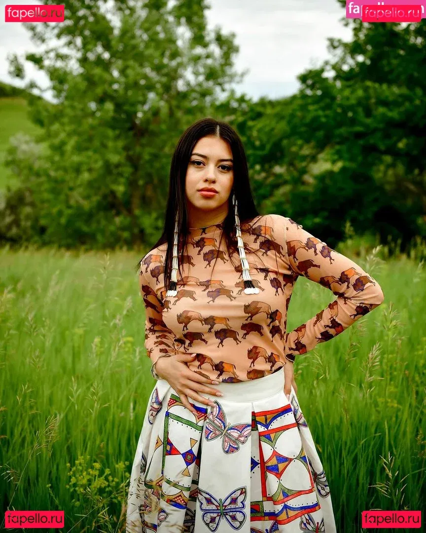 Amber Midthunder Onlyfans Photo Gallery 