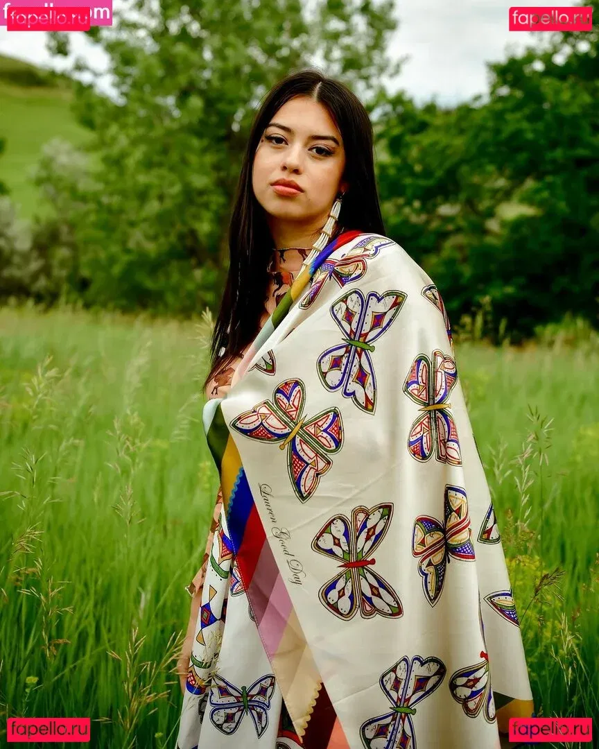 Amber Midthunder Onlyfans Photo Gallery 