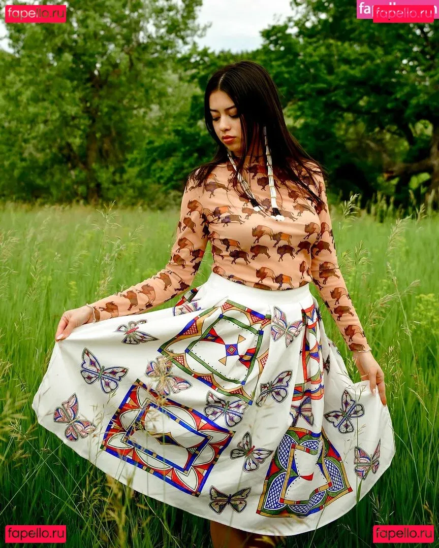 Amber Midthunder Onlyfans Photo Gallery 