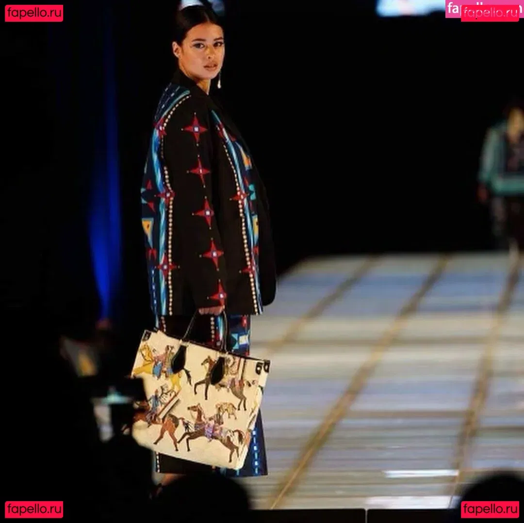 Amber Midthunder Onlyfans Photo Gallery 