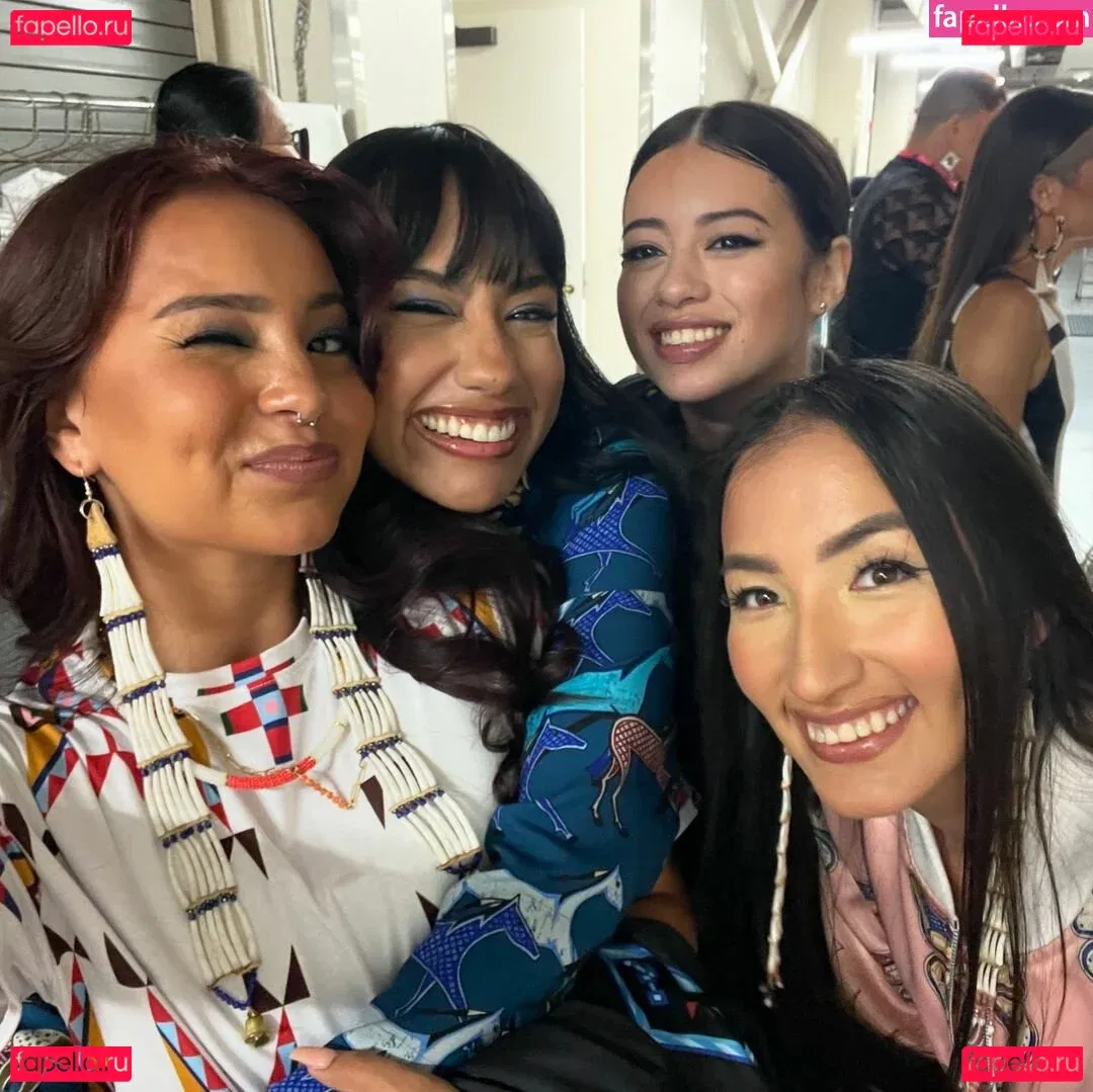 Amber Midthunder Onlyfans Photo Gallery 