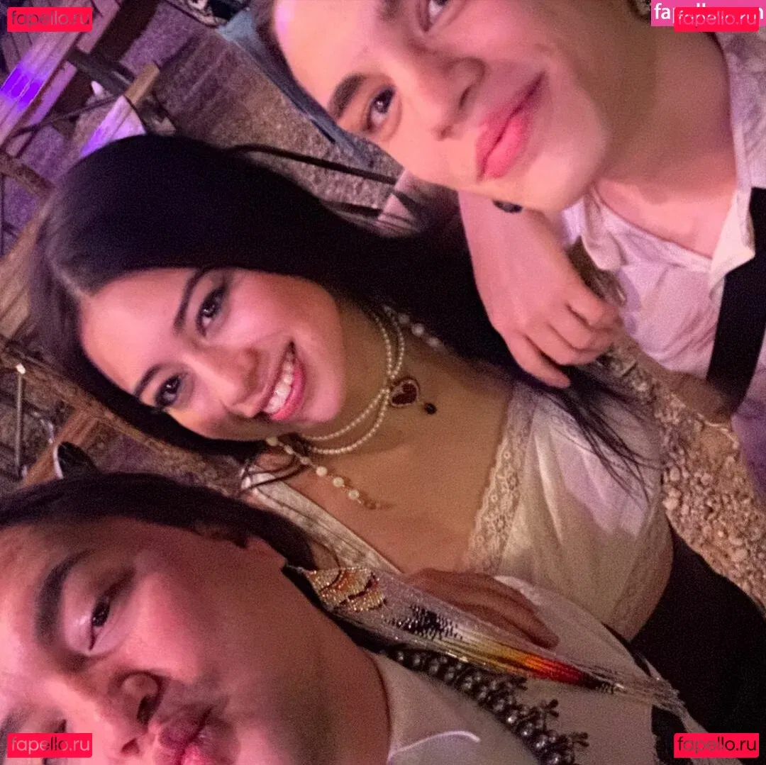 Amber Midthunder Onlyfans Photo Gallery 