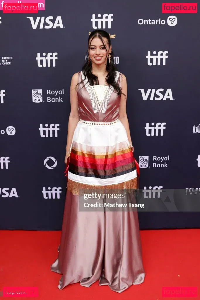 Amber Midthunder Onlyfans Photo Gallery 