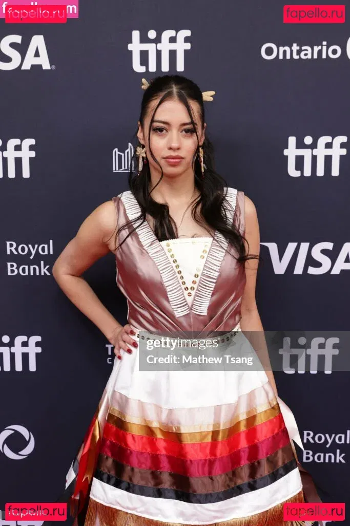 Amber Midthunder Onlyfans Photo Gallery 