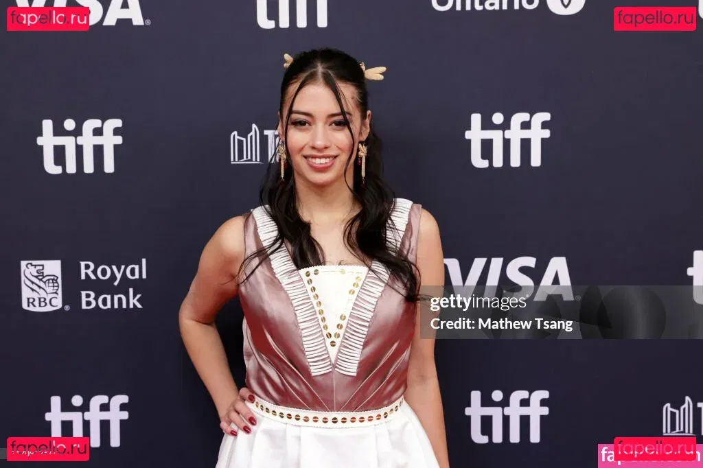 Amber Midthunder Onlyfans Photo Gallery 