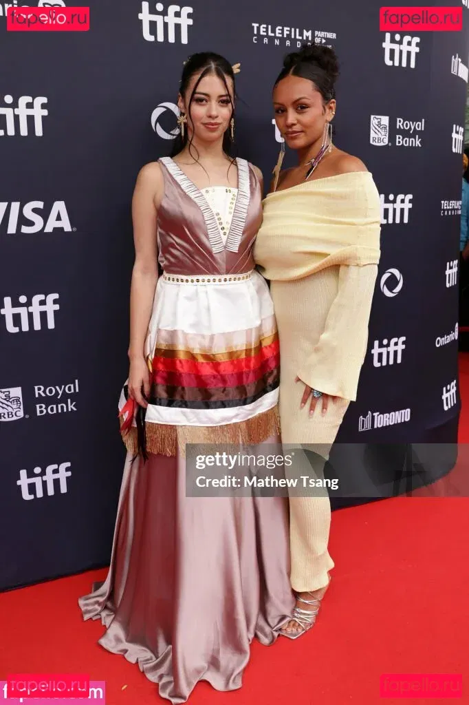 Amber Midthunder Onlyfans Photo Gallery 