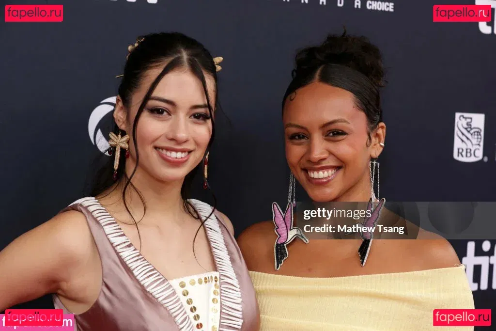 Amber Midthunder Onlyfans Photo Gallery 