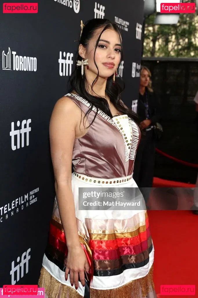 Amber Midthunder Onlyfans Photo Gallery 