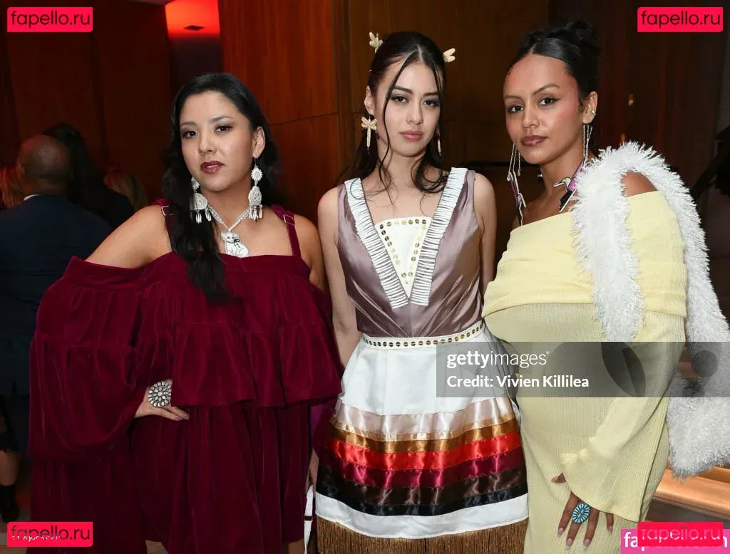 Amber Midthunder Onlyfans Photo Gallery 