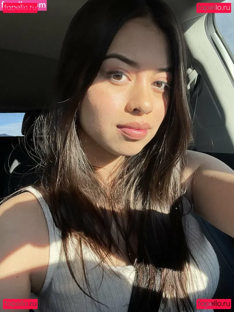 Amber Midthunder Onlyfans Photo Gallery 