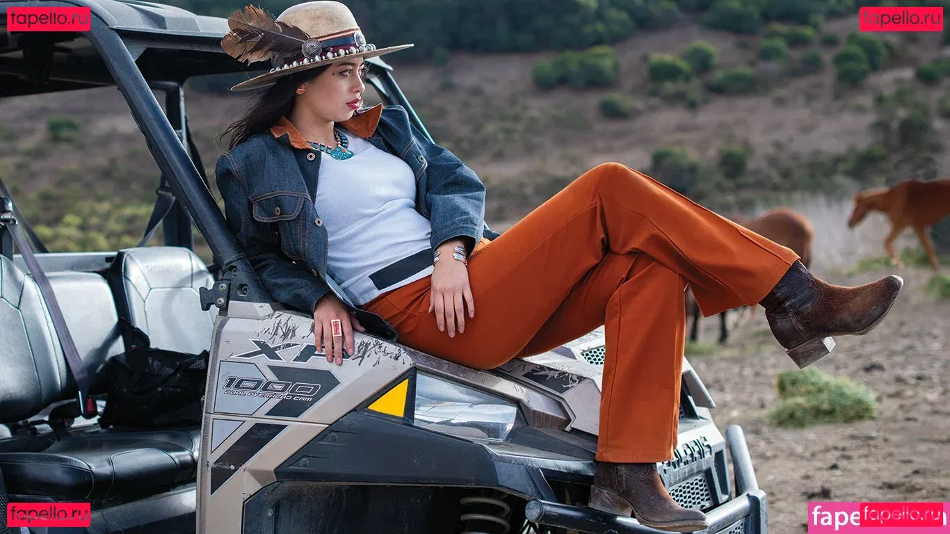 Amber Midthunder Onlyfans Photo Gallery 