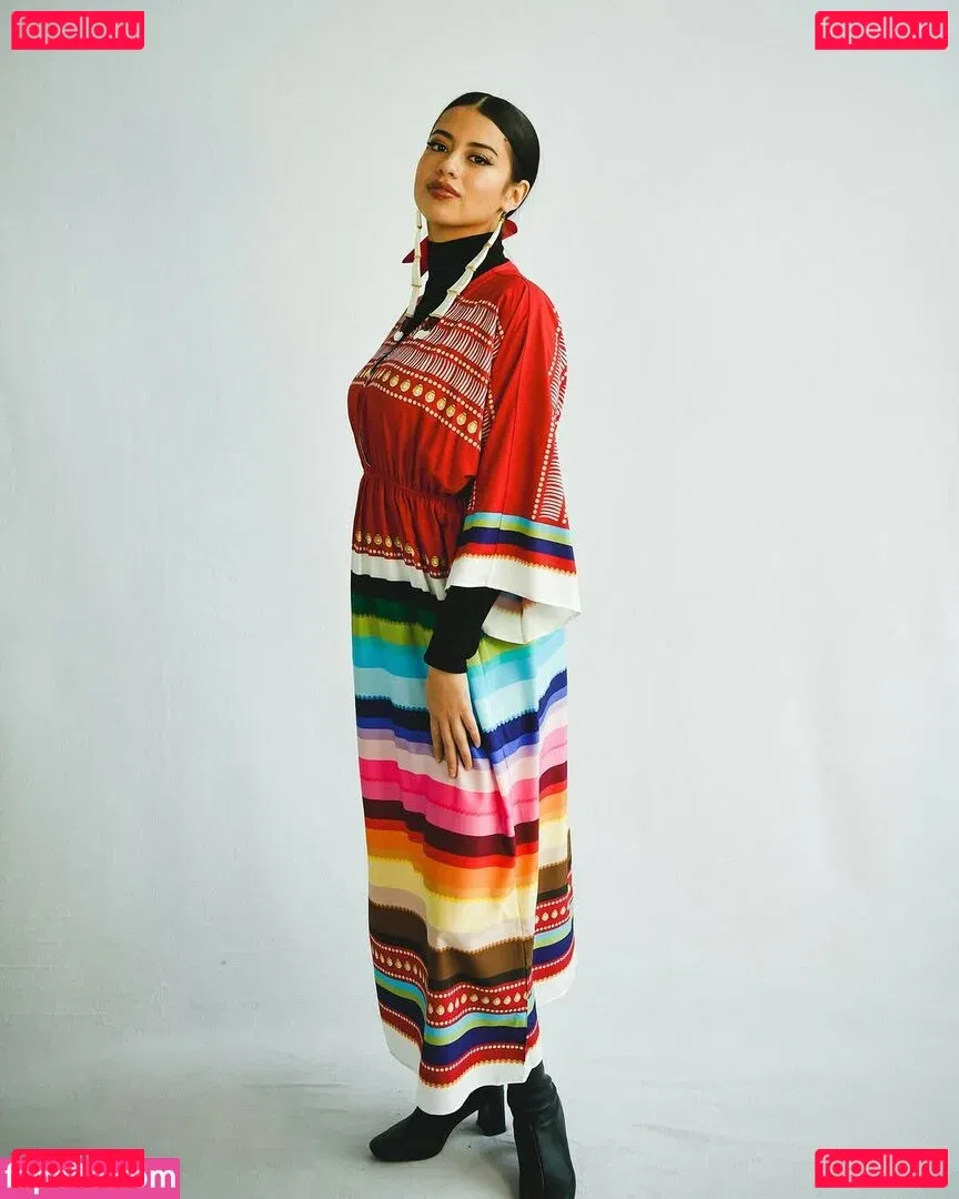 Amber Midthunder Onlyfans Photo Gallery 