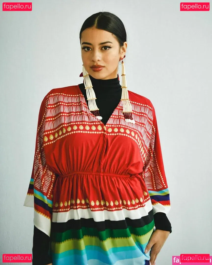 Amber Midthunder Onlyfans Photo Gallery 