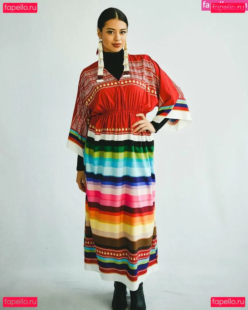 Amber Midthunder Onlyfans Photo Gallery 