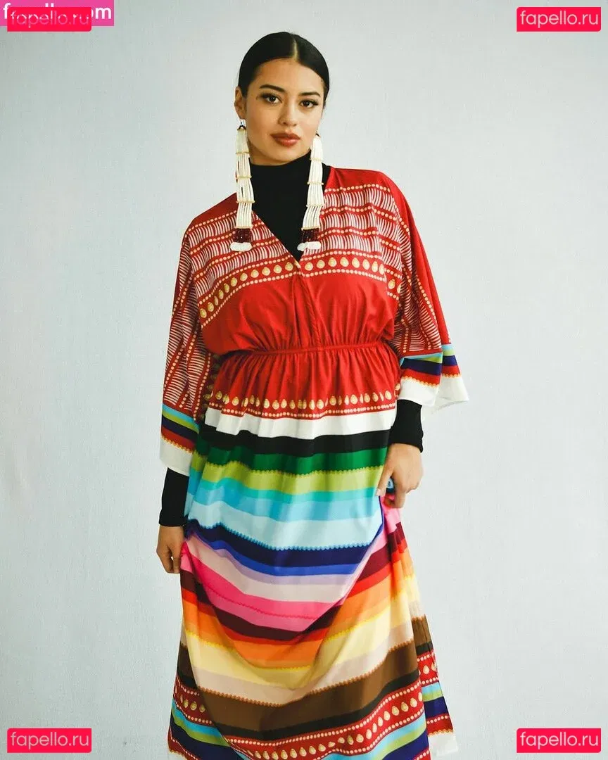 Amber Midthunder Onlyfans Photo Gallery 