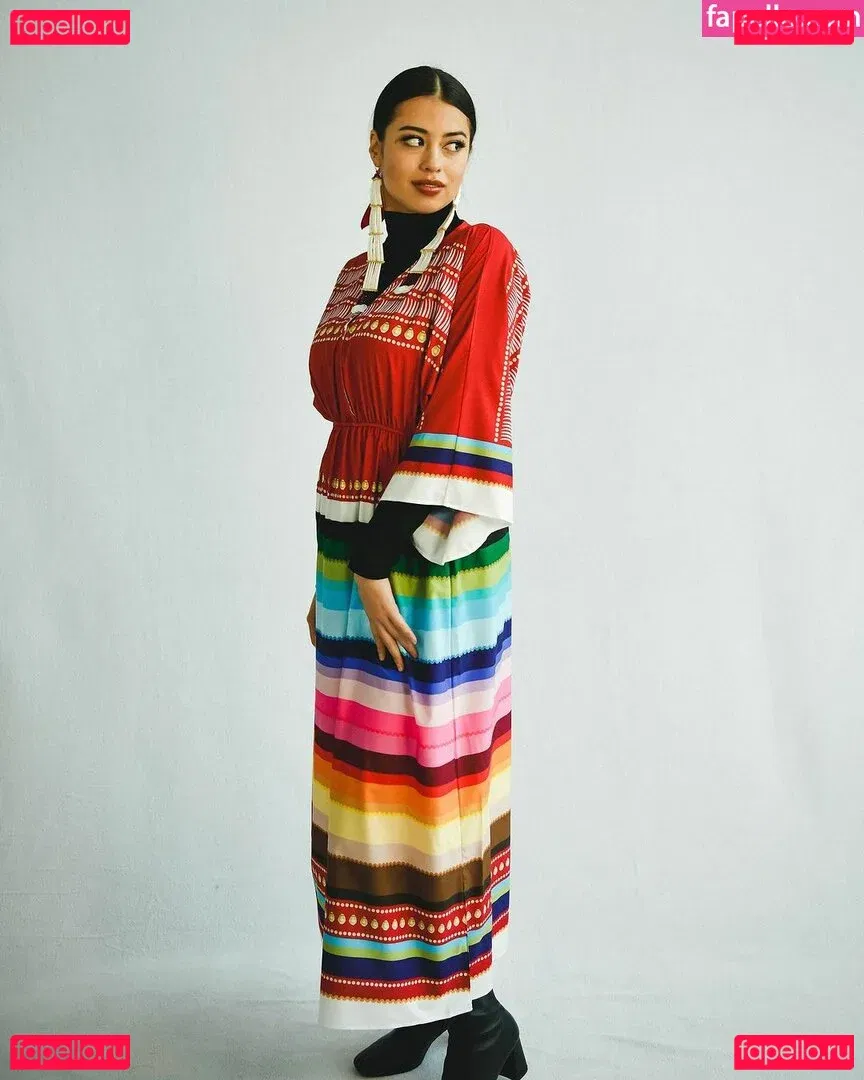 Amber Midthunder Onlyfans Photo Gallery 