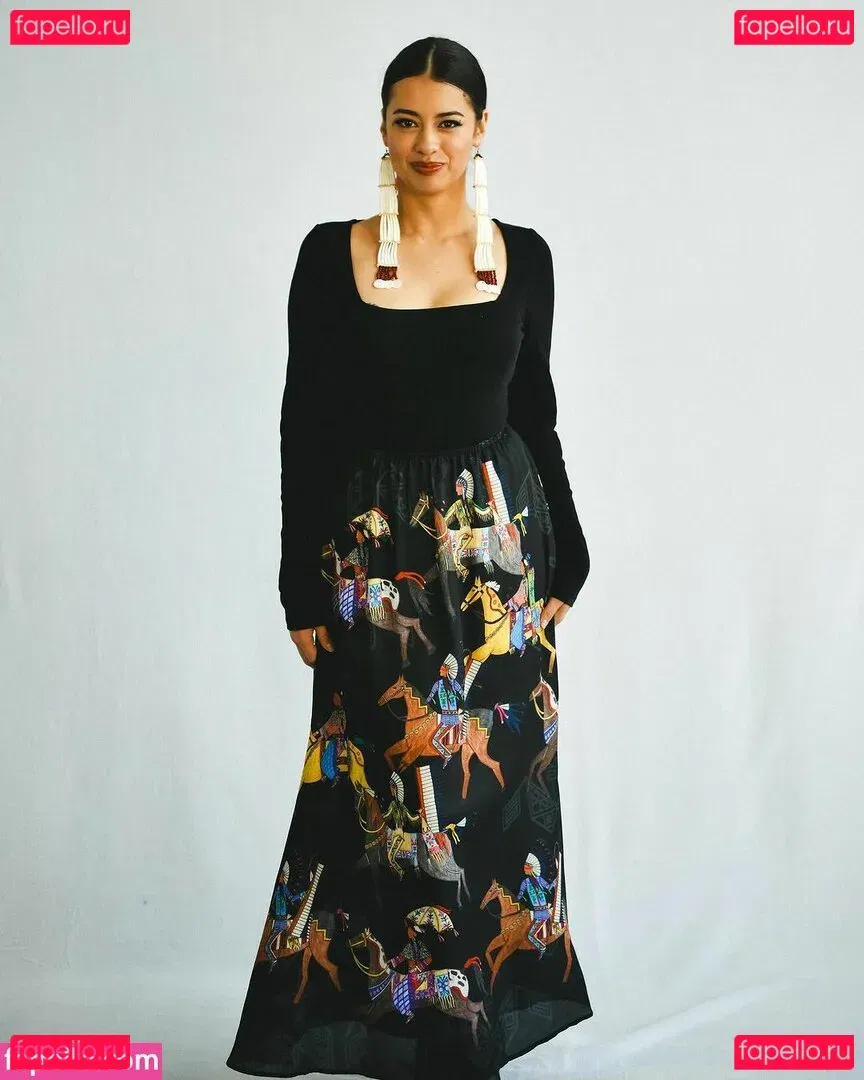 Amber Midthunder Onlyfans Photo Gallery 