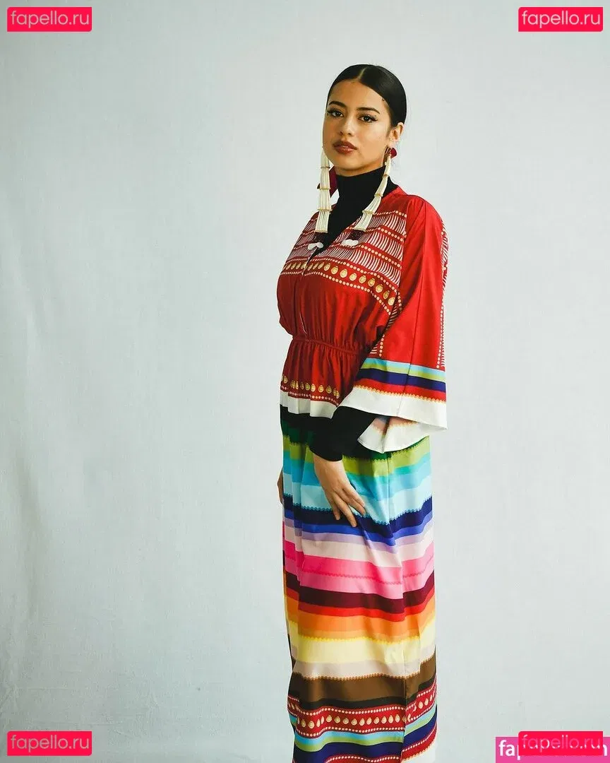 Amber Midthunder Onlyfans Photo Gallery 