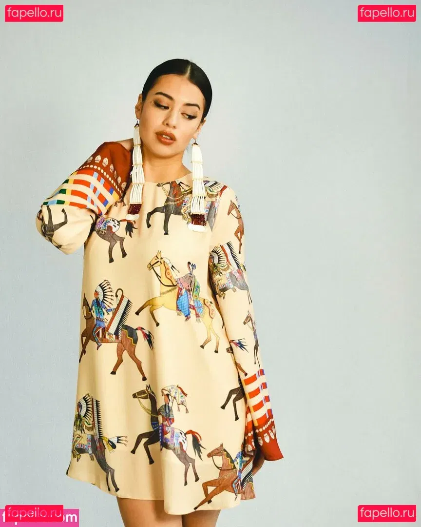 Amber Midthunder Onlyfans Photo Gallery 