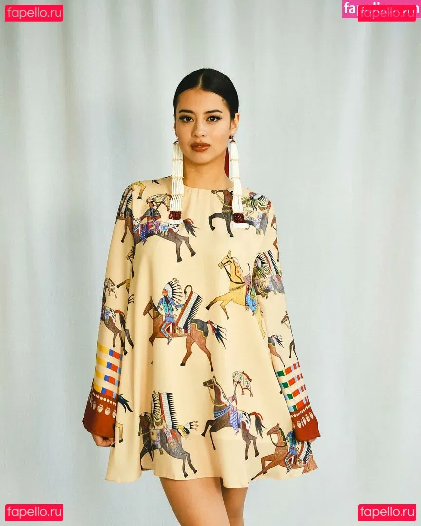 Amber Midthunder Onlyfans Photo Gallery 