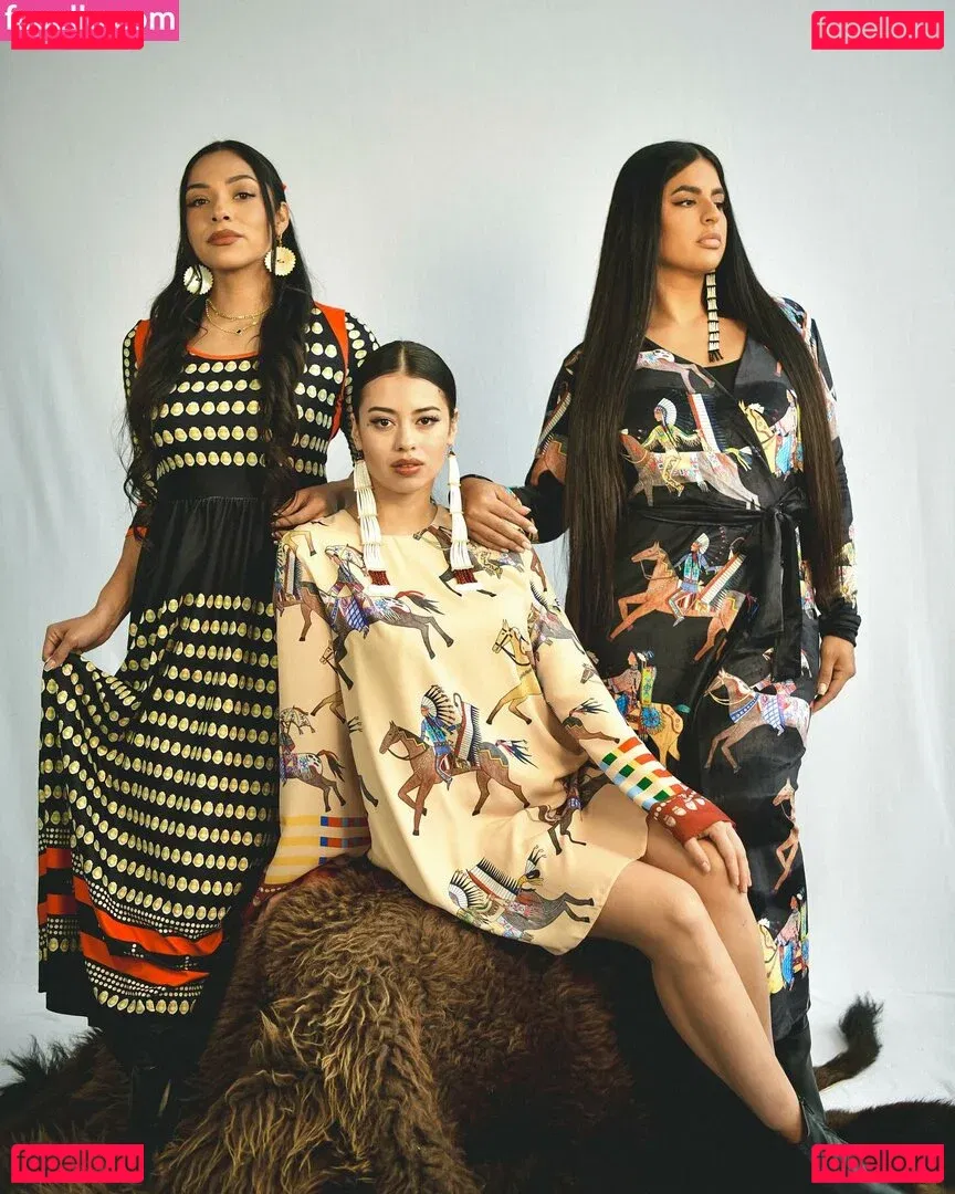 Amber Midthunder Onlyfans Photo Gallery 