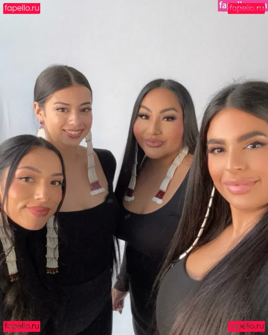 Amber Midthunder Onlyfans Photo Gallery 