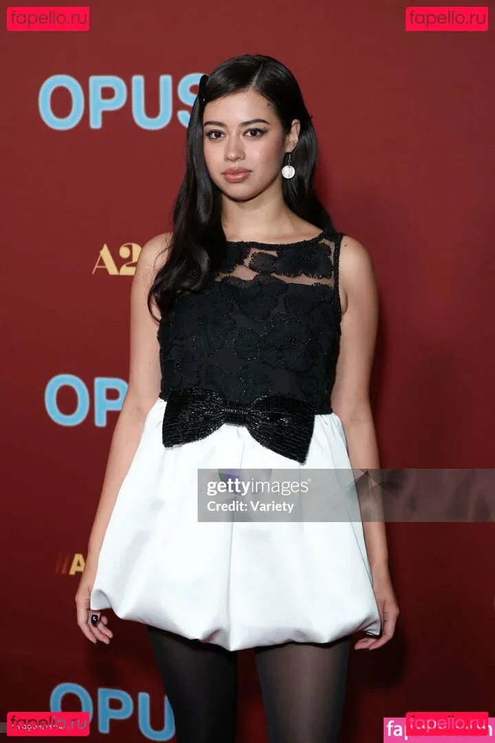 Amber Midthunder Onlyfans Photo Gallery 