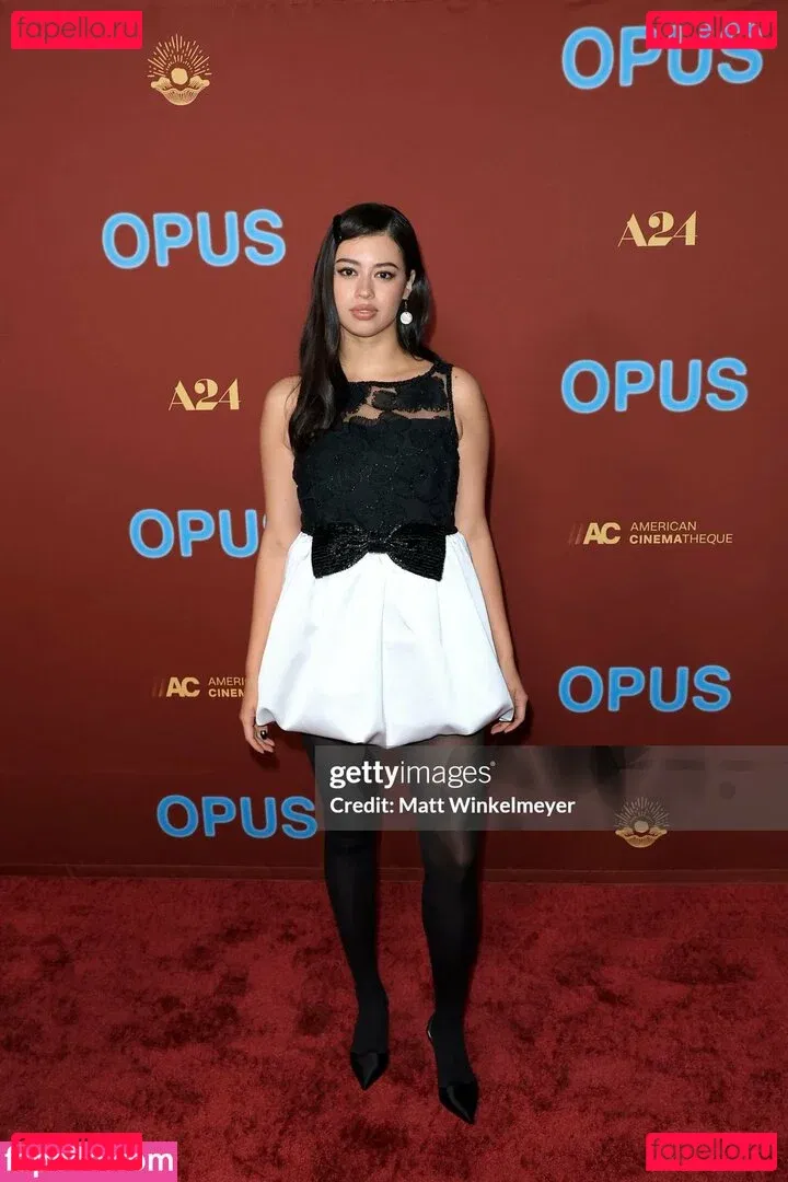 Amber Midthunder Onlyfans Photo Gallery 