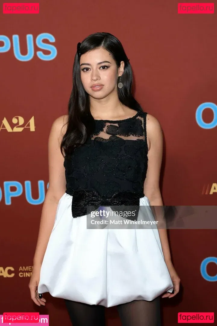 Amber Midthunder Onlyfans Photo Gallery 