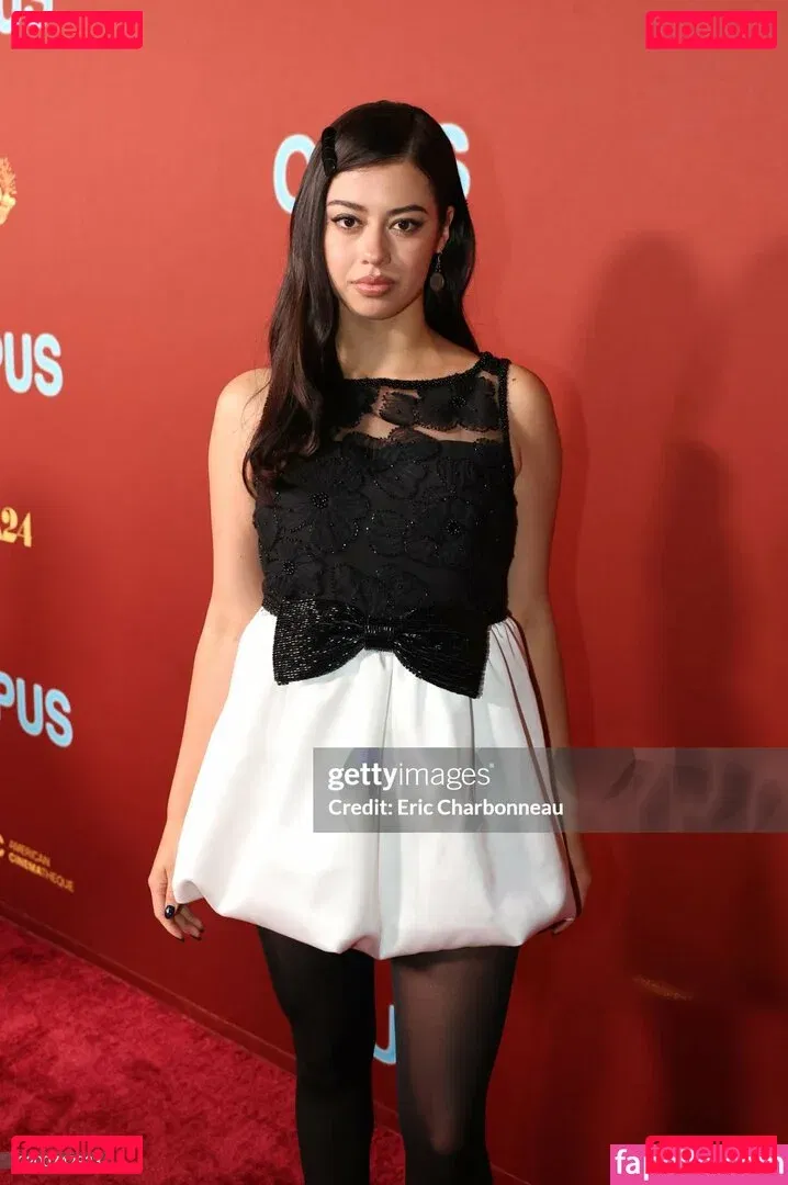 Amber Midthunder Onlyfans Photo Gallery 