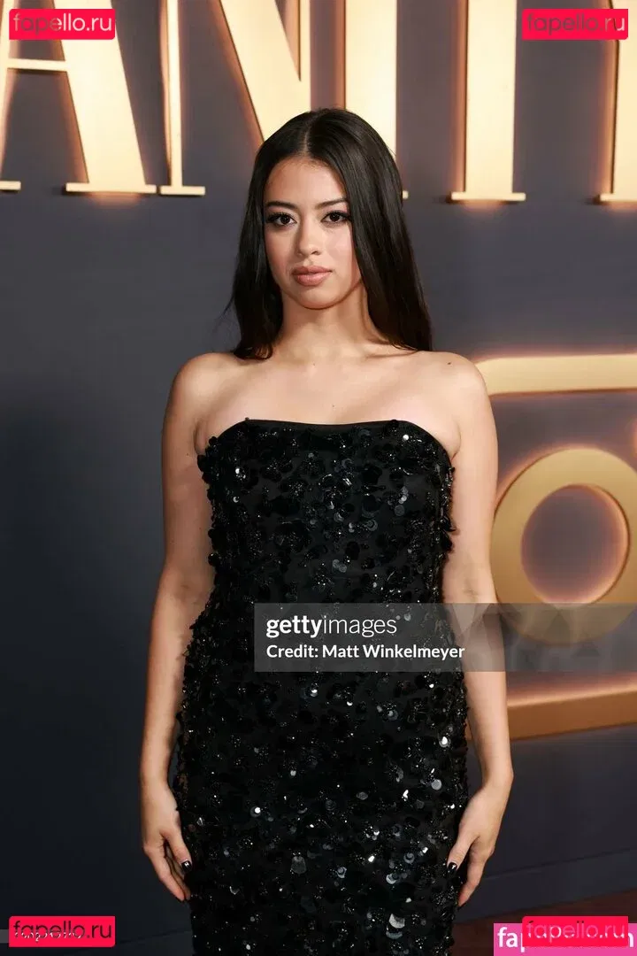 Amber Midthunder Onlyfans Photo Gallery 